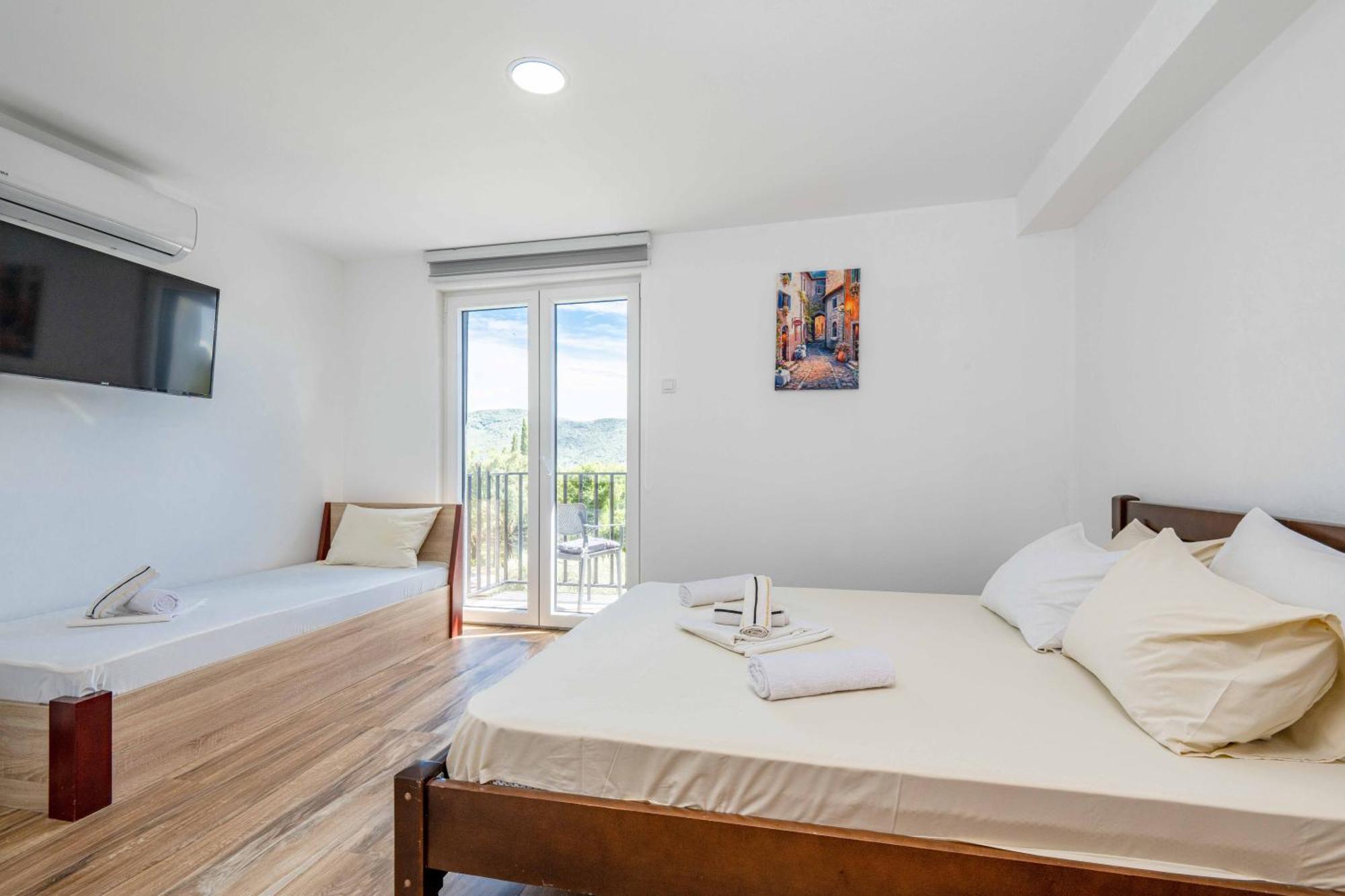 Sumice Inn Petrovac 외부 사진