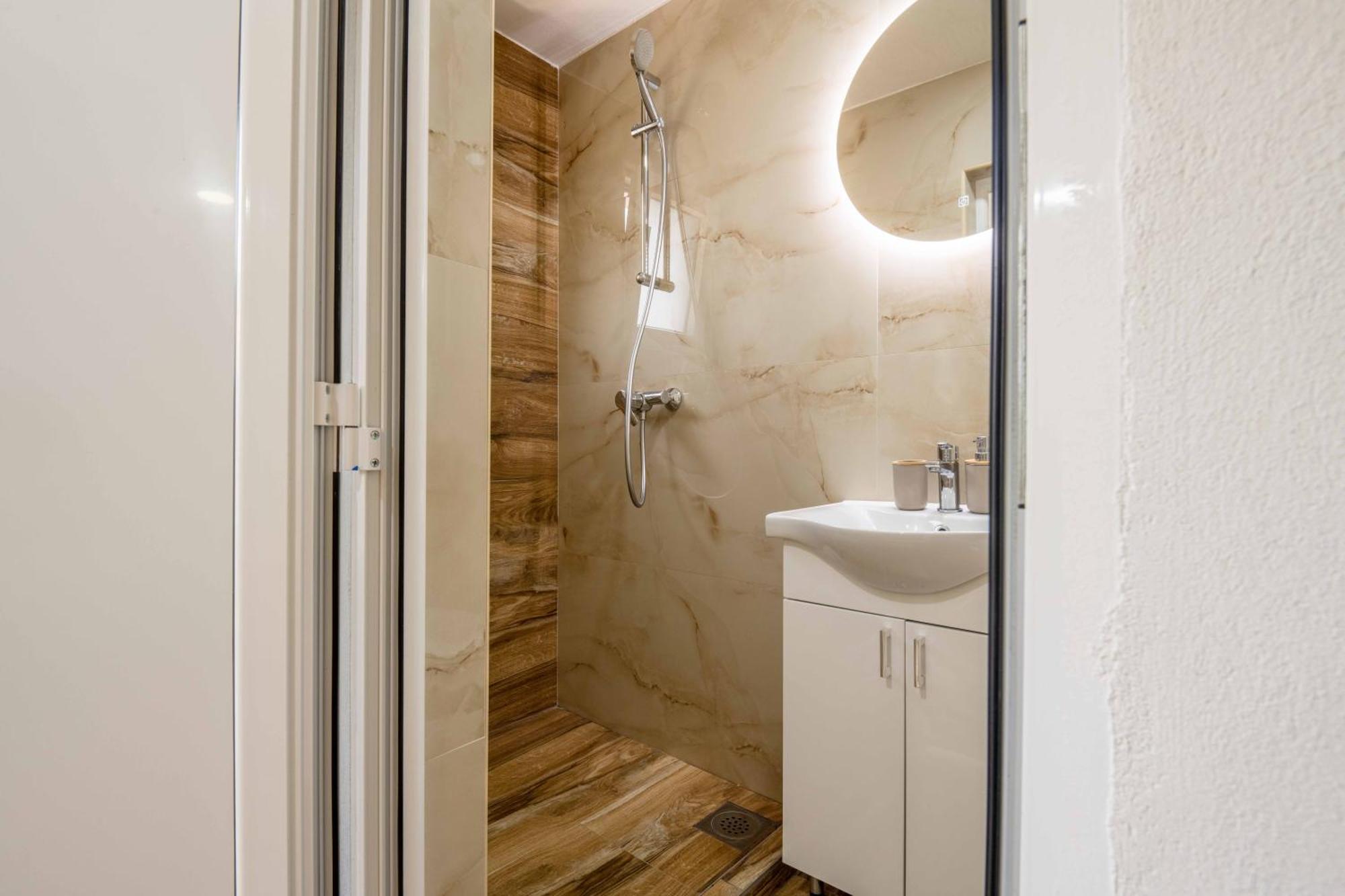 Sumice Inn Petrovac 외부 사진