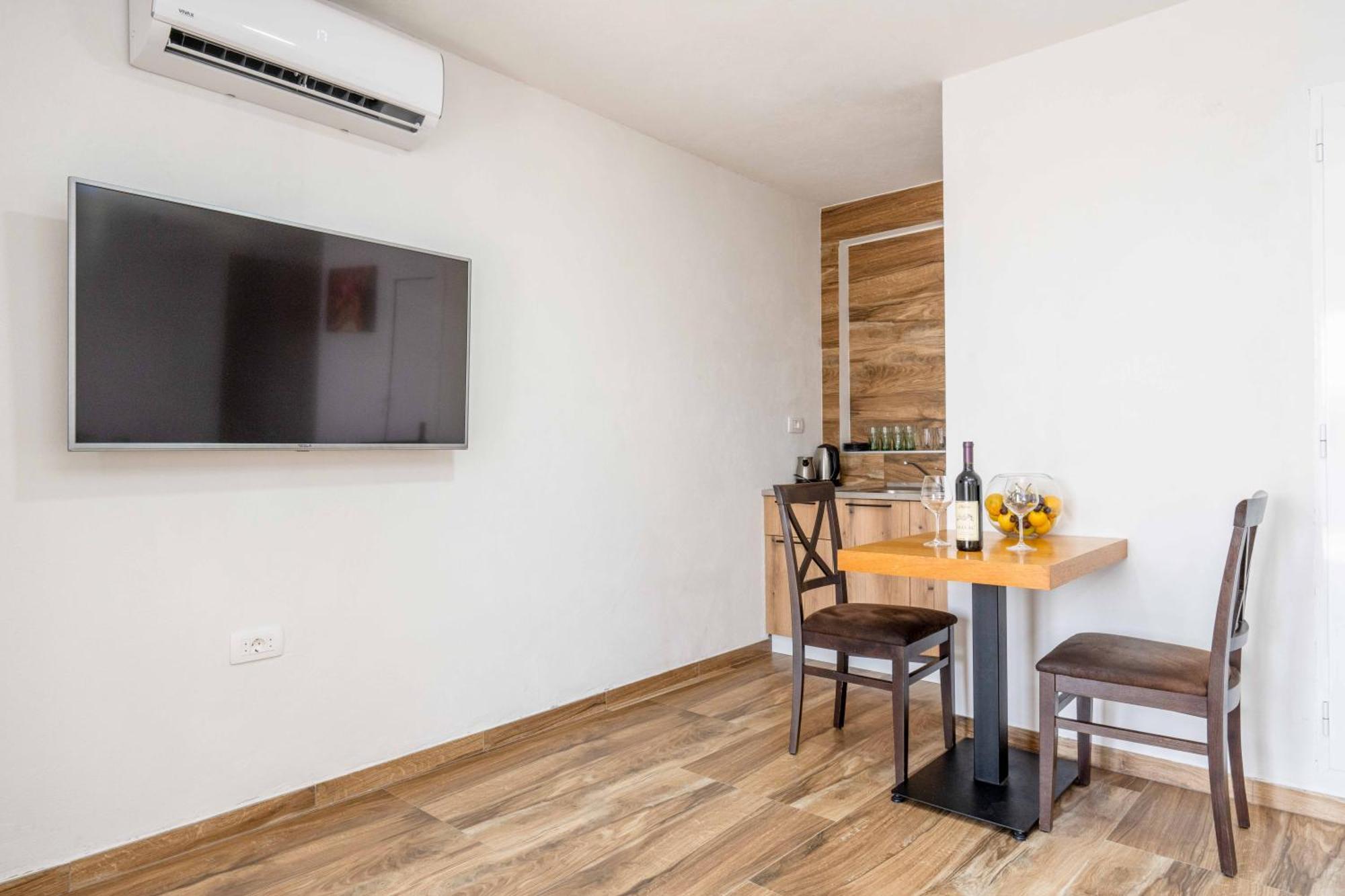 Sumice Inn Petrovac 외부 사진