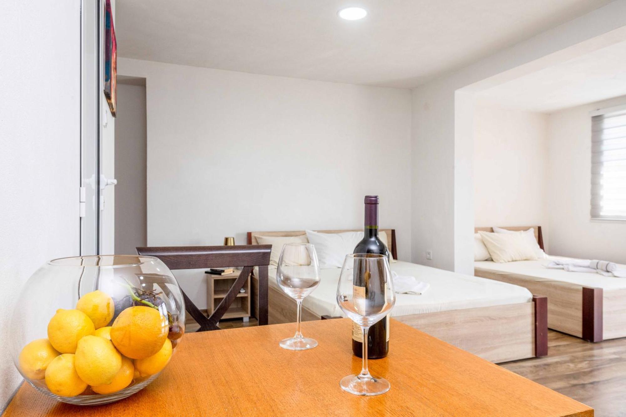 Sumice Inn Petrovac 외부 사진