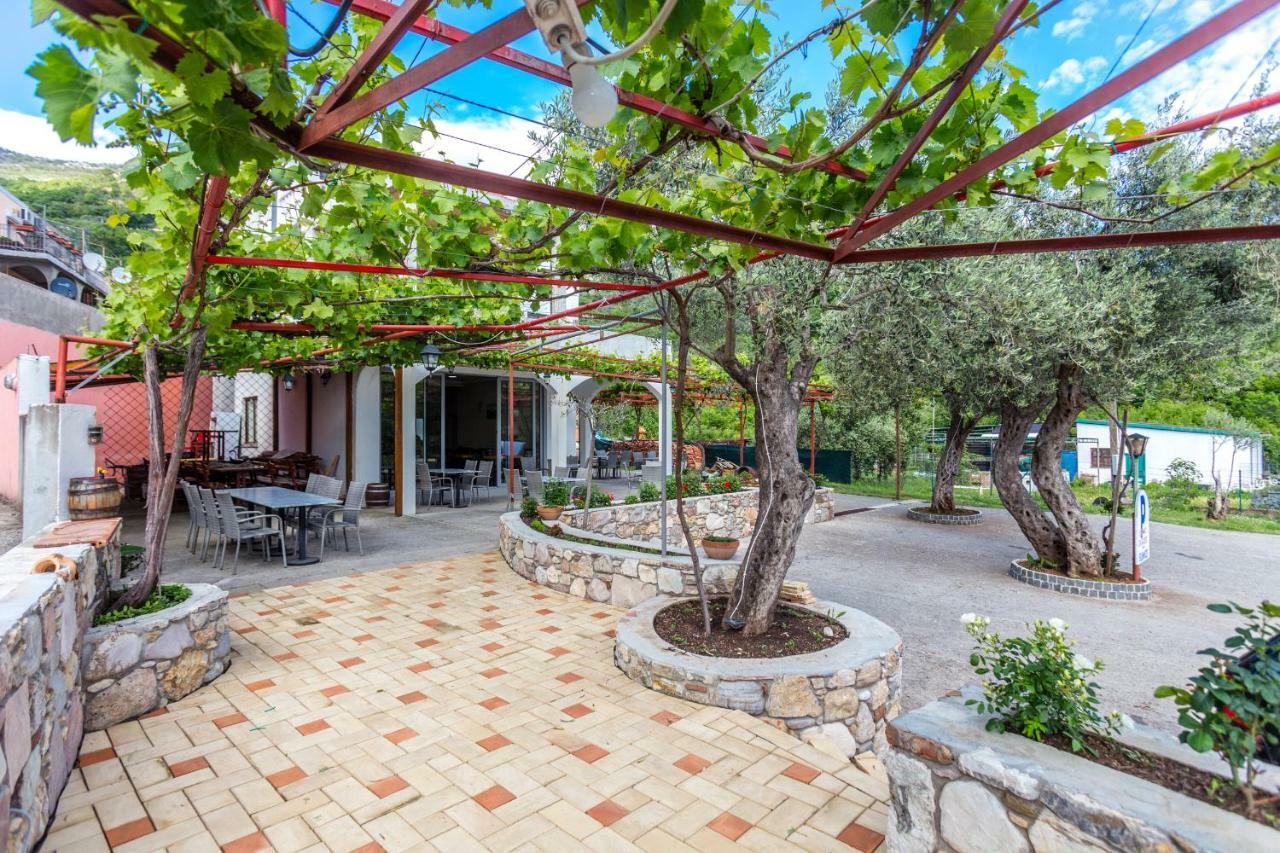 Sumice Inn Petrovac 외부 사진